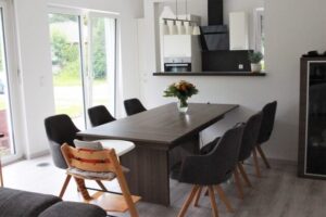 伸長式ダイニングテーブル