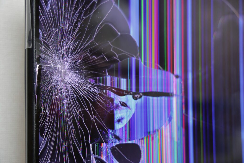 壊れたテレビの画面