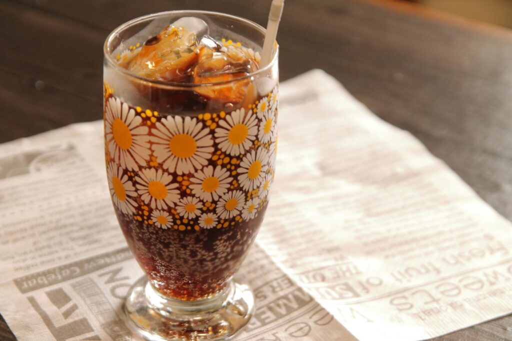 レトログラスとコーラ