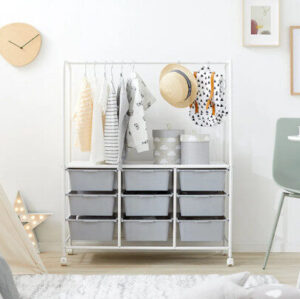 キャスター付きベビータンス