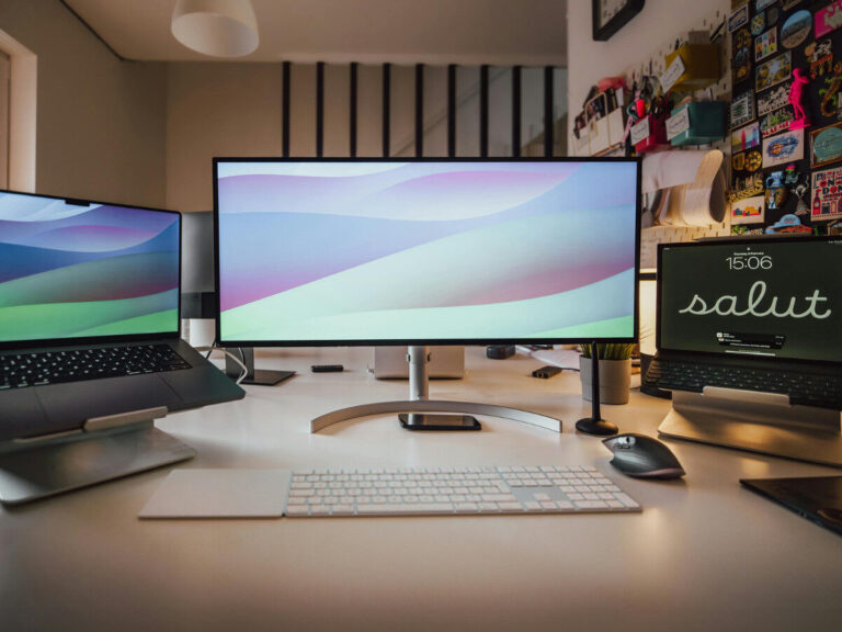 モニターの引っ越しはどう梱包する？荷造り・運搬のコツとPC周辺機器の注意点も解説