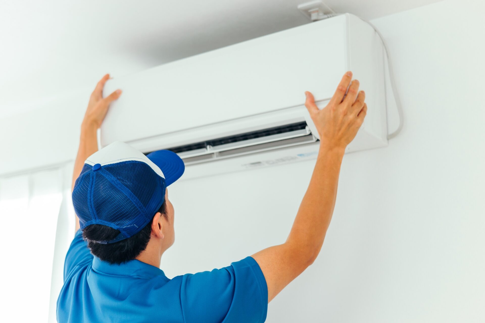 エアコン　作業