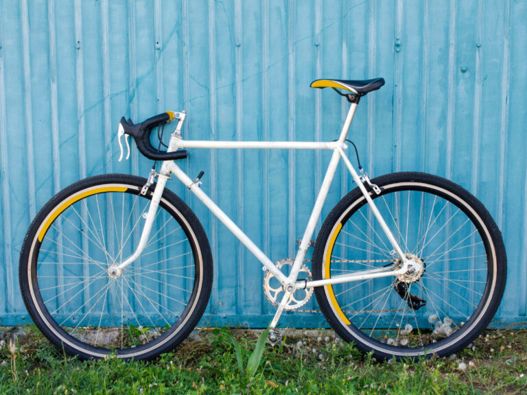 引っ越しでロードバイクはどう運ぶ？安全な梱包方法・料金・注意点まで解説